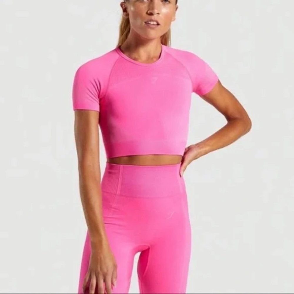 Gymshark Ultra Seamless Crop Top - Cyber Pink - Medium